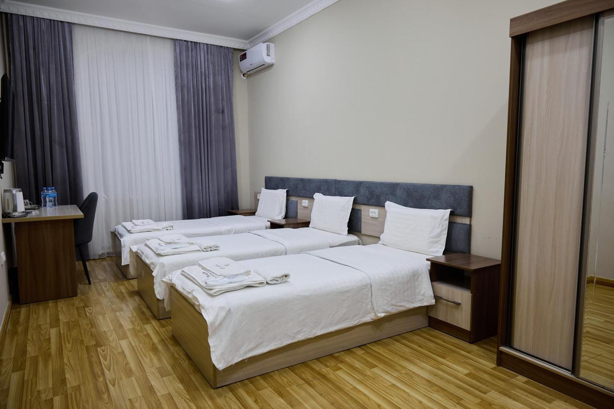 Art Garden Hotel Tashkent Esterno foto